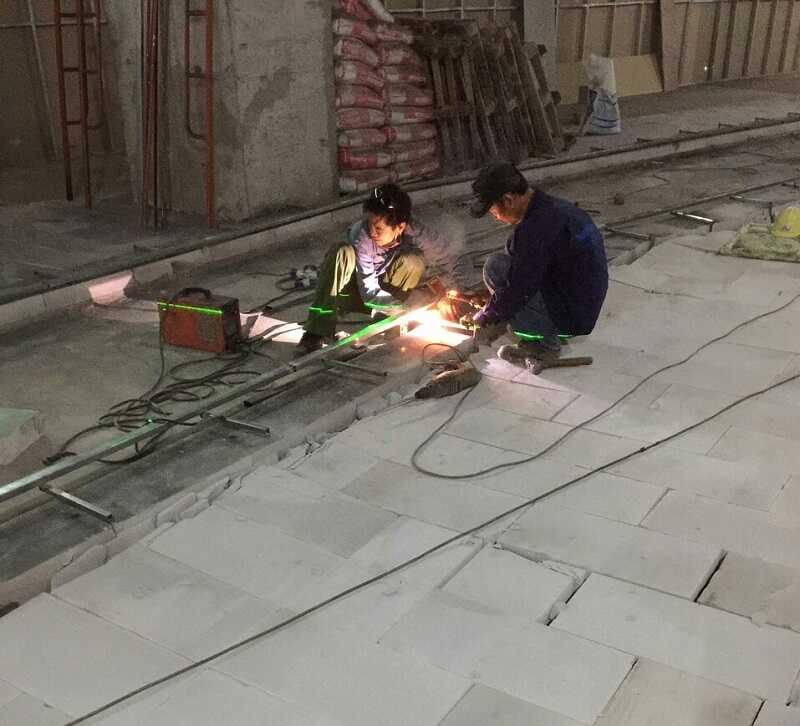 Sử dụng bê tông xốp để tôn nền tiết kiệm rất nhiều thời gian và công sức thi công.